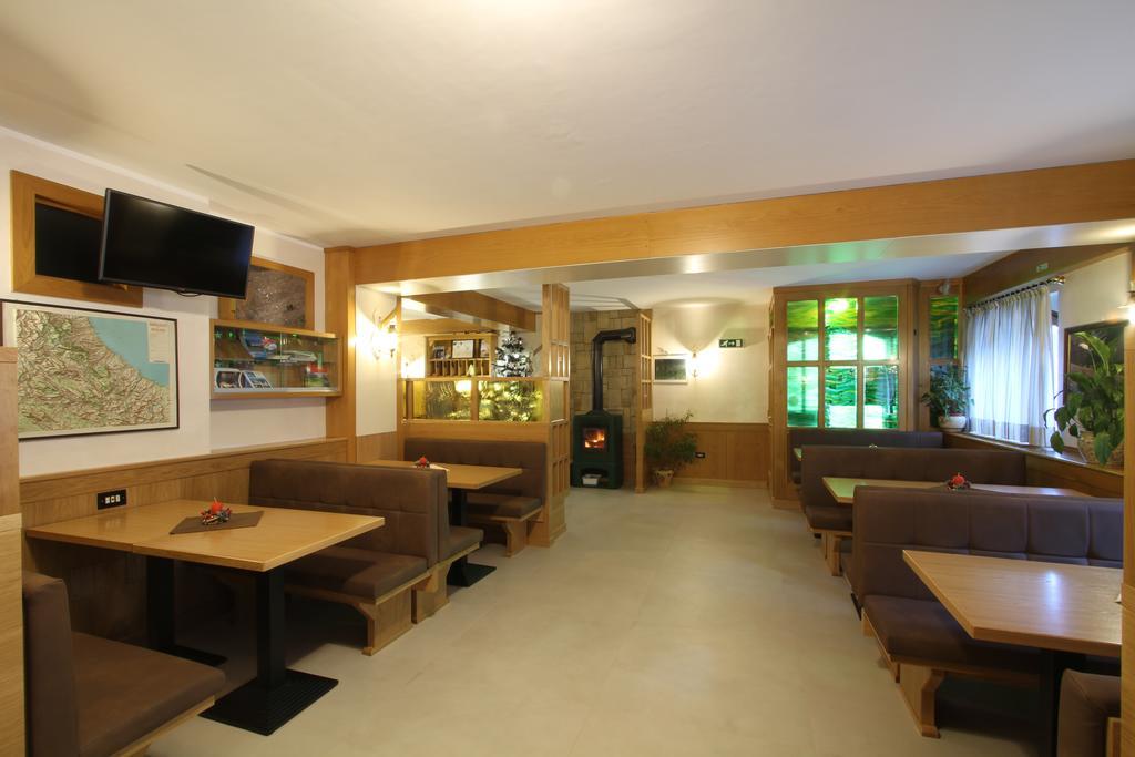 Hotel Il Vecchio Pescatore Villetta Barrea Ngoại thất bức ảnh