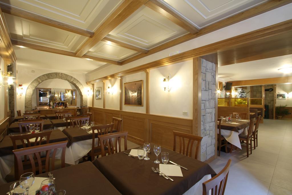 Hotel Il Vecchio Pescatore Villetta Barrea Ngoại thất bức ảnh